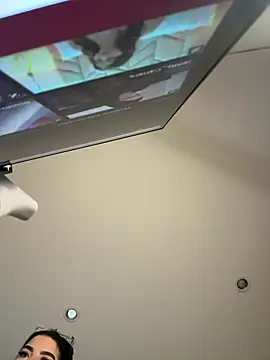 Kylie2211 online show from February 2025 11:09:02 AM