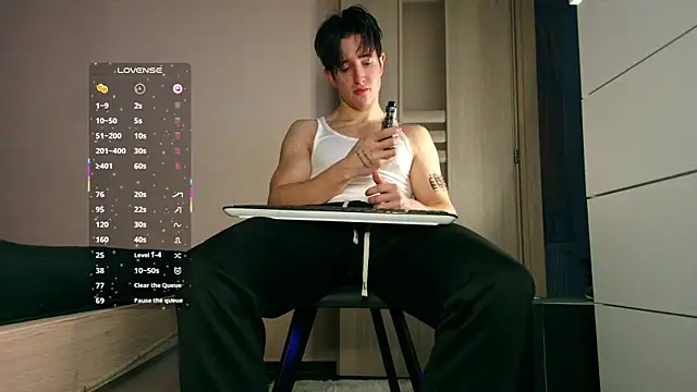 Snapshot of ChristianLevine_ chatting on January 2026 05:01:02 AM ChristianLevine online show from January 2026 05:01:02 AM