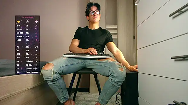Snapshot of ChristianLevine_ chatting on March 2026 08:29:02 AM ChristianLevine online show from March 2026 08:29:02 AM