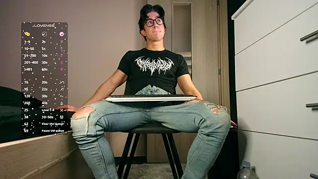 Snapshot of ChristianLevine_ chatting on April 2026 05:13:02 PM ChristianLevine online show from April 2026 05:13:02 PM