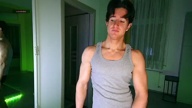 Snapshot of ChristianLevine_ chatting on April 2026 06:10:01 PM ChristianLevine online show from April 2026 06:10:01 PM