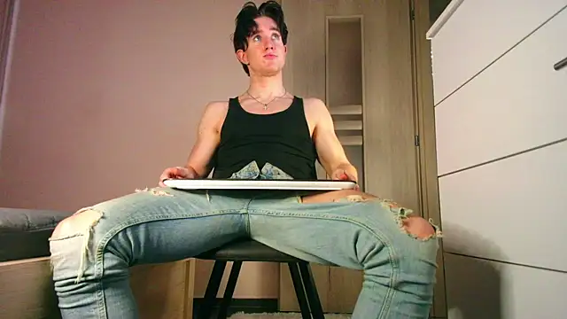 Snapshot of ChristianLevine_ chatting on July 2026 05:39:02 PM ChristianLevine online show from July 2026 05:39:02 PM
