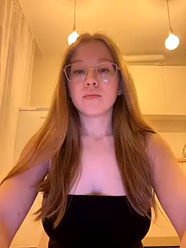 Eva Weyne online show from October 2025 07:37:01 PM