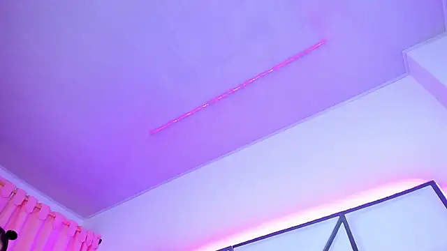 Snapshot of SarayRoyse chatting on January 2025 07:16:01 PM SarayRoyse online show from January 2025 07:16:01 PM