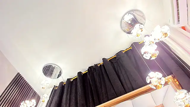 Snapshot of SarayRoyse chatting on March 2025 10:17:01 PM SarayRoyse online show from March 2025 10:17:01 PM