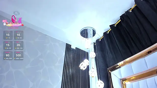 SarayRoyse online show from February 2026 07:34:01 PM