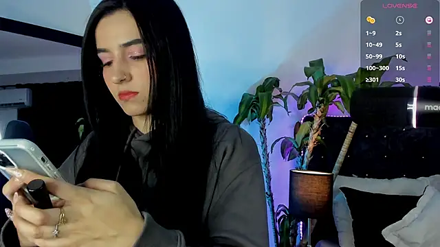 Snapshot of devlin_violett chatting on January 2025 04:33:02 AM devlin violett online show from January 2025 04:33:02 AM