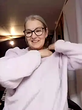 irinamaux online show from November 2025 06:25:02 AM