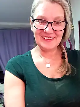 Snapshot of irinamaux chatting on March 2026 01:01:02 AM irinamaux online show from March 2026 01:01:02 AM