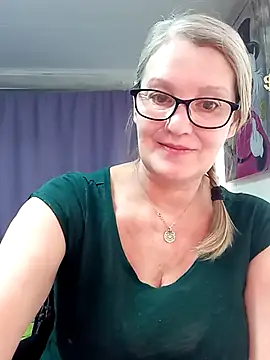 Snapshot of irinamaux chatting on March 2026 09:48:01 AM irinamaux online show from March 2026 09:48:01 AM