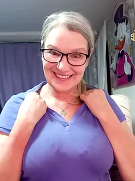 Snapshot of irinamaux chatting on March 2026 03:25:02 AM irinamaux online show from March 2026 03:25:02 AM