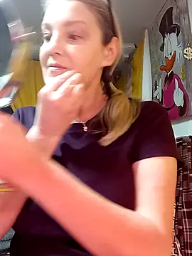 Snapshot of irinamaux chatting on March 2026 02:04:02 AM irinamaux online show from March 2026 02:04:02 AM