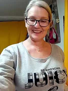 Snapshot of irinamaux chatting on March 2026 04:57:01 PM irinamaux online show from March 2026 04:57:01 PM