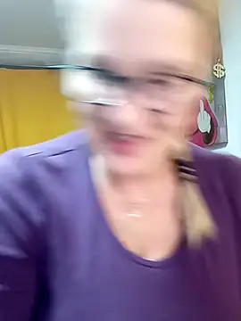 Snapshot of irinamaux chatting on March 2026 10:59:01 PM irinamaux online show from March 2026 10:59:01 PM