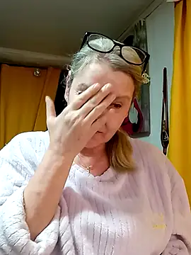 Snapshot of irinamaux chatting on March 2026 05:00:01 AM irinamaux online show from March 2026 05:00:01 AM