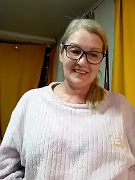 Snapshot of irinamaux chatting on March 2026 11:42:02 PM irinamaux online show from March 2026 11:42:02 PM