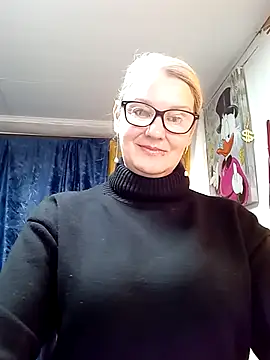 Snapshot of irinamaux chatting on April 2026 05:19:08 AM irinamaux online show from April 2026 05:19:08 AM