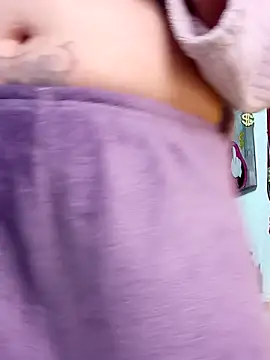 Snapshot of irinamaux chatting on April 2026 01:22:01 PM irinamaux online show from April 2026 01:22:01 PM