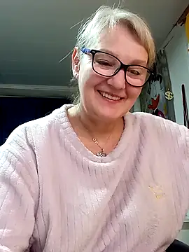 Snapshot of irinamaux chatting on April 2026 01:55:02 AM irinamaux online show from April 2026 01:55:02 AM