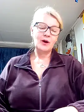 Snapshot of irinamaux chatting on April 2026 02:07:01 AM irinamaux online show from April 2026 02:07:01 AM