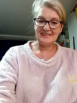 Snapshot of irinamaux chatting on April 2026 02:57:01 PM irinamaux online show from April 2026 02:57:01 PM