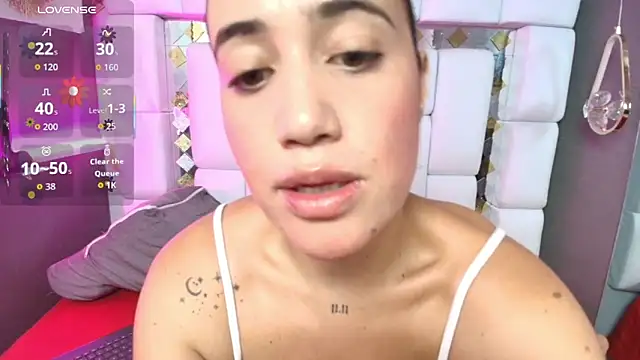 emily madrid online show from November 2025 06:14:01 AM