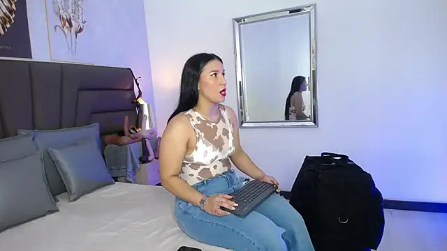 Snapshot of Sofi_Perez_ chatting on June 2026 11:14:01 AM Sofi Perez online show from June 2026 11:14:01 AM