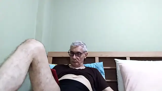 Snapshot of BIGUNCUTHARDCOCK chatting on January 2026 02:16:01 AM BIGUNCUTHARDCOCK online show from January 2026 02:16:01 AM