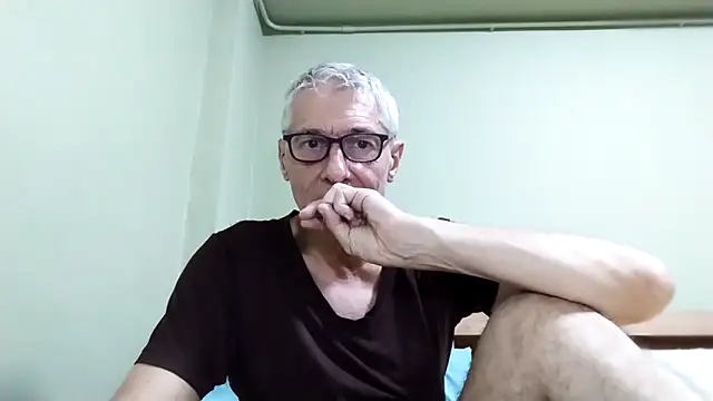 Snapshot of BIGUNCUTHARDCOCK chatting on January 2026 02:48:02 AM BIGUNCUTHARDCOCK online show from January 2026 02:48:02 AM