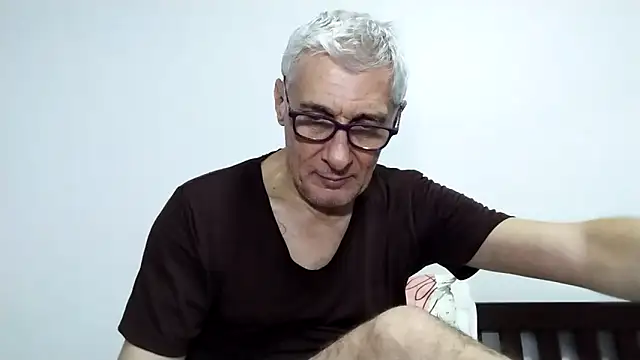 Snapshot of BIGUNCUTHARDCOCK chatting on February 2026 01:09:02 PM BIGUNCUTHARDCOCK online show from February 2026 01:09:02 PM