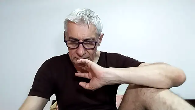 Snapshot of BIGUNCUTHARDCOCK chatting on February 2026 01:26:01 AM BIGUNCUTHARDCOCK online show from February 2026 01:26:01 AM