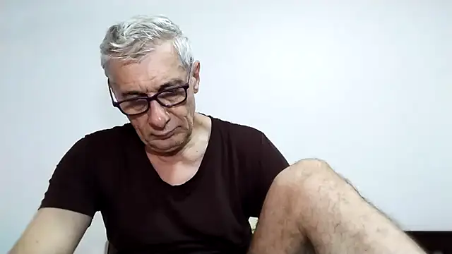 Snapshot of BIGUNCUTHARDCOCK chatting on February 2026 12:47:02 AM BIGUNCUTHARDCOCK online show from February 2026 12:47:02 AM