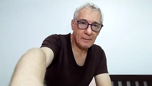 Snapshot of BIGUNCUTHARDCOCK chatting on February 2026 02:06:02 AM BIGUNCUTHARDCOCK online show from February 2026 02:06:02 AM