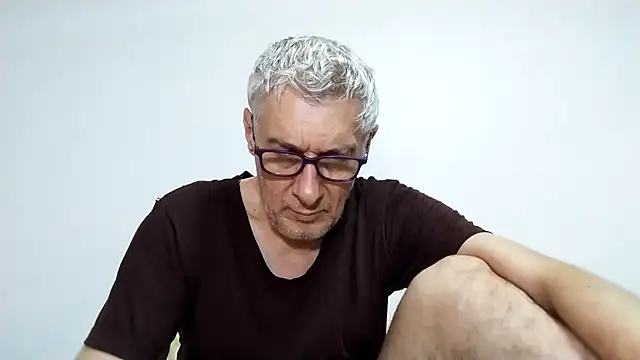 Snapshot of BIGUNCUTHARDCOCK chatting on February 2026 01:35:02 AM BIGUNCUTHARDCOCK online show from February 2026 01:35:02 AM