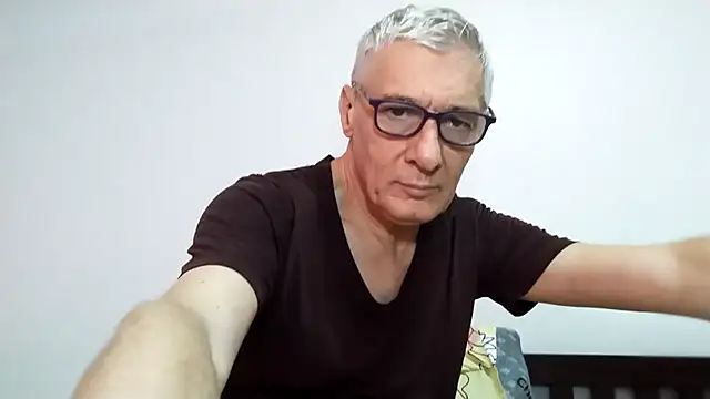 Snapshot of BIGUNCUTHARDCOCK chatting on March 2026 01:24:01 AM BIGUNCUTHARDCOCK online show from March 2026 01:24:01 AM