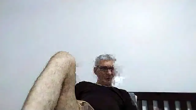 Snapshot of BIGUNCUTHARDCOCK chatting on March 2026 01:40:02 PM BIGUNCUTHARDCOCK online show from March 2026 01:40:02 PM