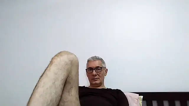 Snapshot of BIGUNCUTHARDCOCK chatting on March 2026 01:46:02 AM BIGUNCUTHARDCOCK online show from March 2026 01:46:02 AM