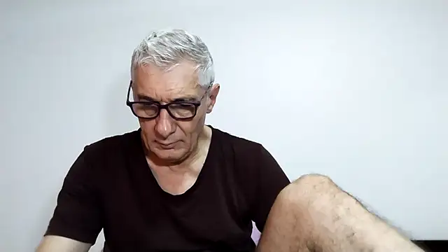 Snapshot of BIGUNCUTHARDCOCK chatting on March 2026 02:05:02 AM BIGUNCUTHARDCOCK online show from March 2026 02:05:02 AM