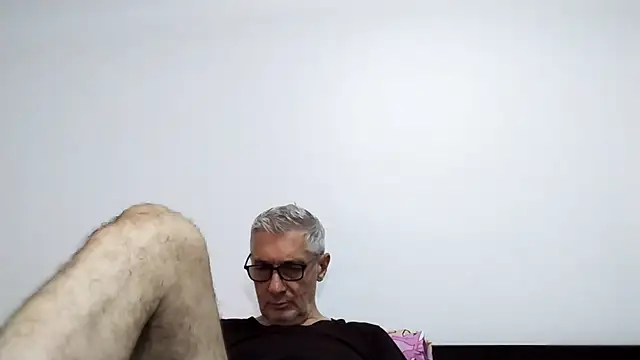 Snapshot of BIGUNCUTHARDCOCK chatting on March 2026 02:39:01 AM BIGUNCUTHARDCOCK online show from March 2026 02:39:01 AM