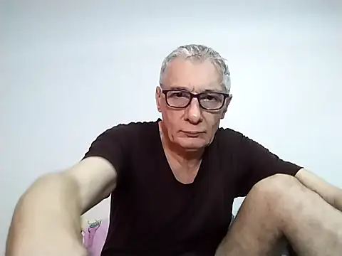 Snapshot of BIGUNCUTHARDCOCK chatting on March 2026 02:04:01 AM BIGUNCUTHARDCOCK online show from March 2026 02:04:01 AM