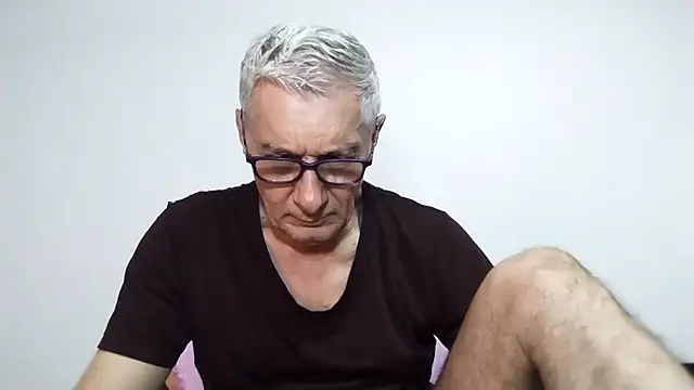 Snapshot of BIGUNCUTHARDCOCK chatting on March 2026 01:32:02 AM BIGUNCUTHARDCOCK online show from March 2026 01:32:02 AM