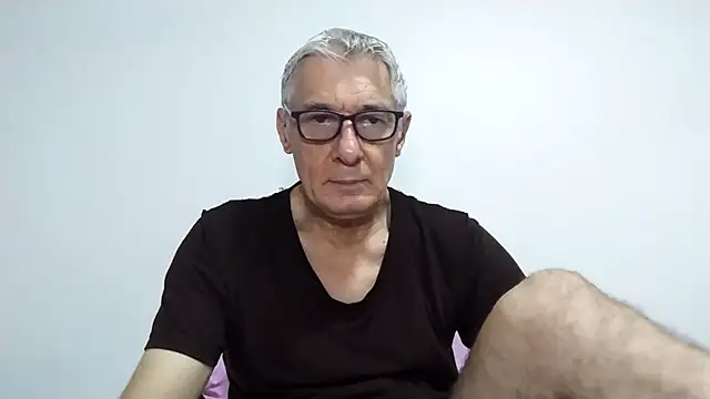 Snapshot of BIGUNCUTHARDCOCK chatting on April 2026 12:11:02 AM BIGUNCUTHARDCOCK online show from April 2026 12:11:02 AM