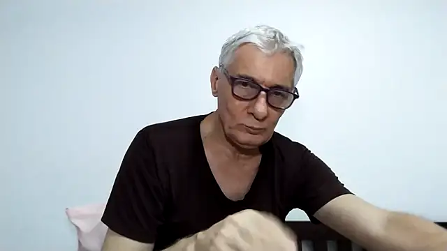 Snapshot of BIGUNCUTHARDCOCK chatting on April 2026 02:03:02 PM BIGUNCUTHARDCOCK online show from April 2026 02:03:02 PM