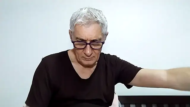 Snapshot of BIGUNCUTHARDCOCK chatting on April 2026 02:20:02 AM BIGUNCUTHARDCOCK online show from April 2026 02:20:02 AM