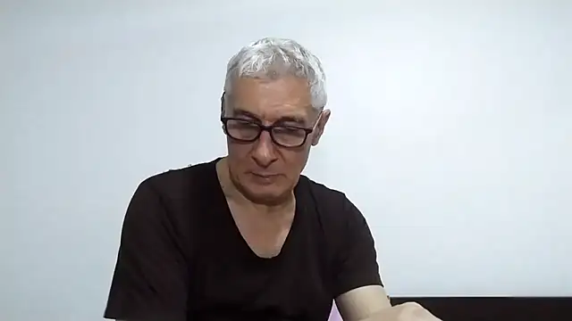 Snapshot of BIGUNCUTHARDCOCK chatting on April 2026 02:00:01 PM BIGUNCUTHARDCOCK online show from April 2026 02:00:01 PM