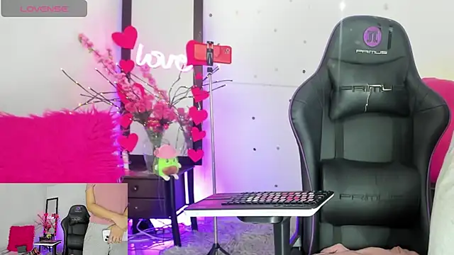 peachcam1 online show from February 2026 06:59:02 PM