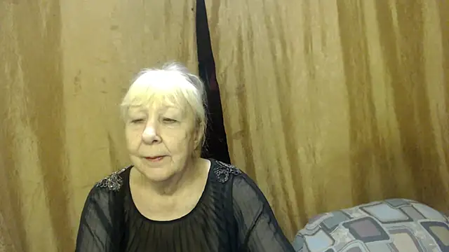 Snapshot of _Estelitta_5 chatting on December 2024 10:00:02 PM  Estelitta 5 online show from December 2024 10:00:02 PM