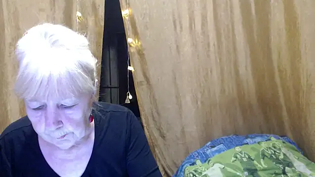 Snapshot of _Estelitta_5 chatting on January 2025 06:53:02 PM  Estelitta 5 online show from January 2025 06:53:02 PM