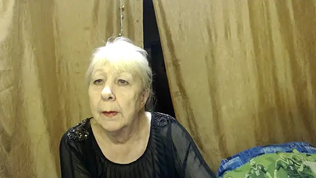 Snapshot of _Estelitta_5 chatting on February 2025 10:39:02 AM  Estelitta 5 online show from February 2025 10:39:02 AM