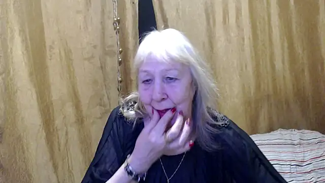 Snapshot of _Estelitta_5 chatting on February 2025 06:21:02 PM  Estelitta 5 online show from February 2025 06:21:02 PM